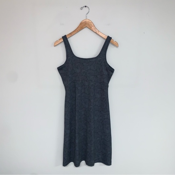 Columbia PFG Dress Women’s Size Small Black Grey Wave Wind Pattern‎ Freezer III - Picture 2 of 13